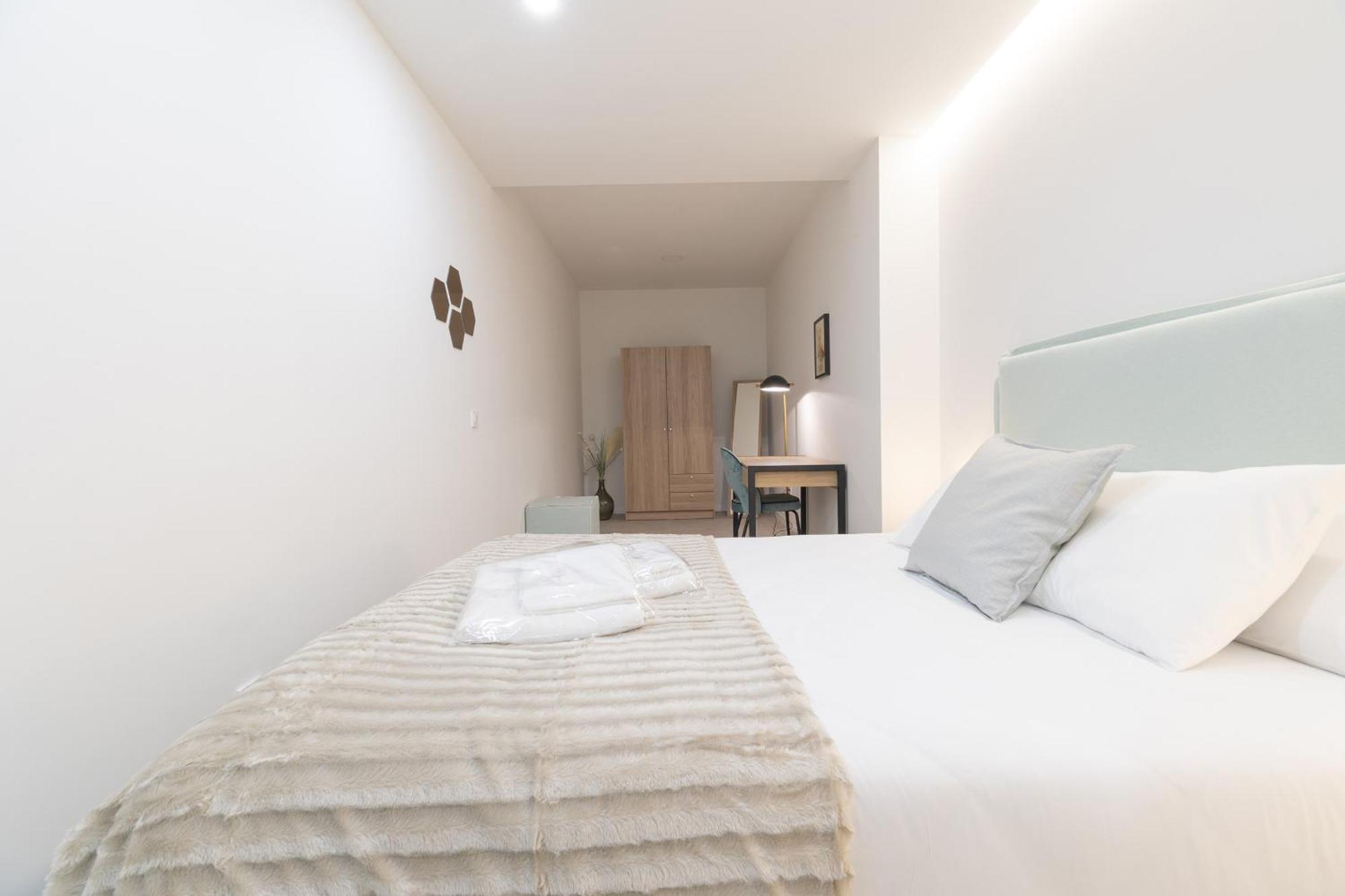 Ag7 Loft Espaciosos Estudios Con Terraza Cercanos Al Metro Zona Ayora Appartement